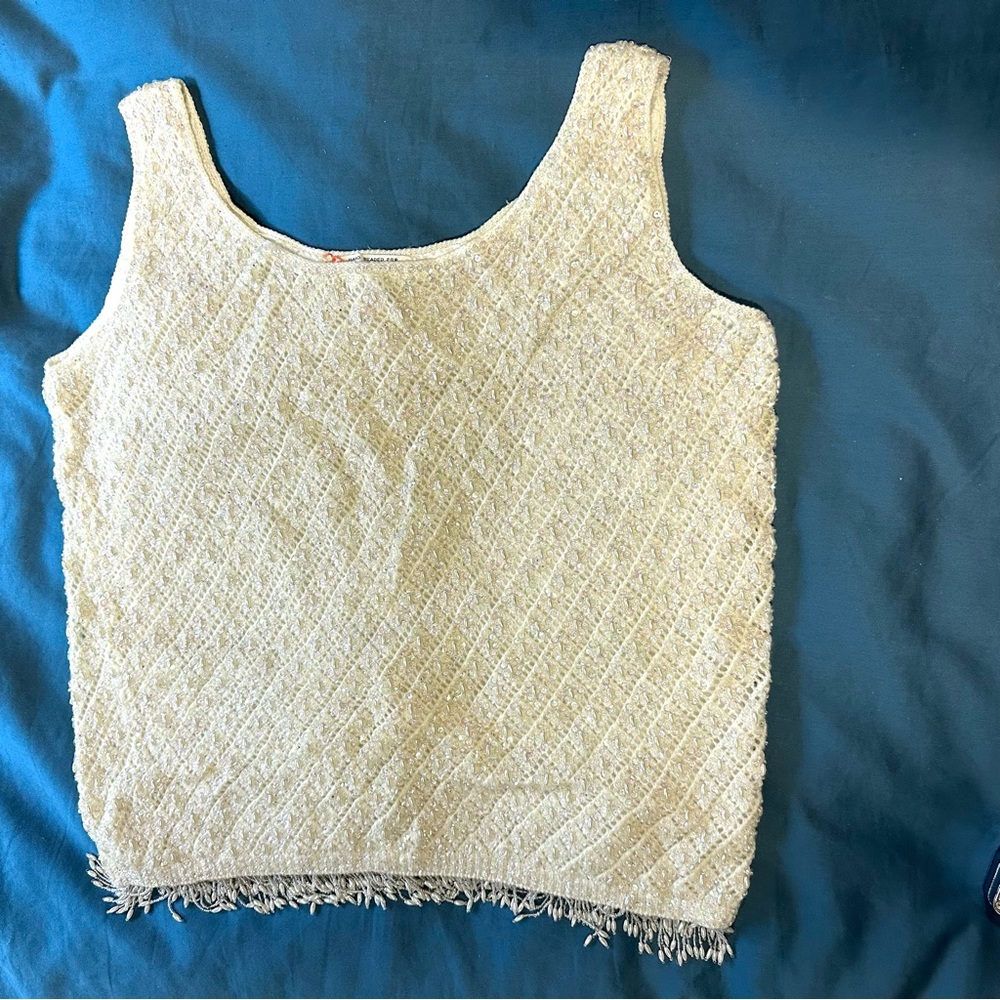 Cyn Les beaded sweater, ivory. Sleeveless. M?